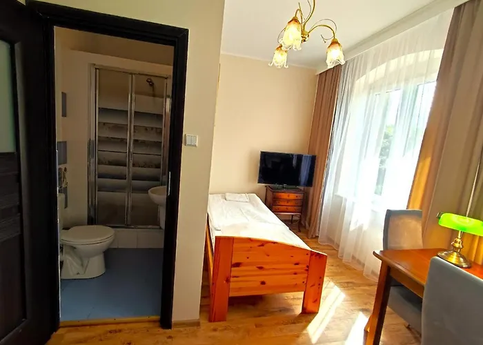 Nad Stawami منزل للإقامة Zwartowko